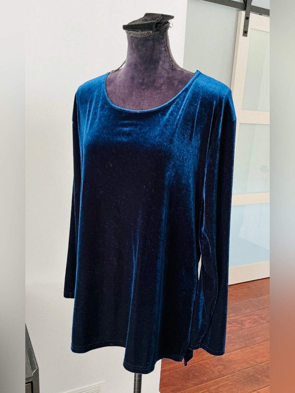 ELEGANT Velvet Long-Sleeve Scoop Neck tunic top 🌹 - Picture 11 of 11